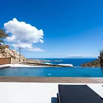 Elit Psarou Heated Pool Jacuzzi فيلة