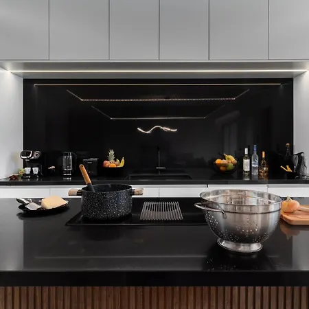 Elit Psarou * פסארו