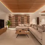 Elit Psarou Heated Pool Jacuzzi Pszarú