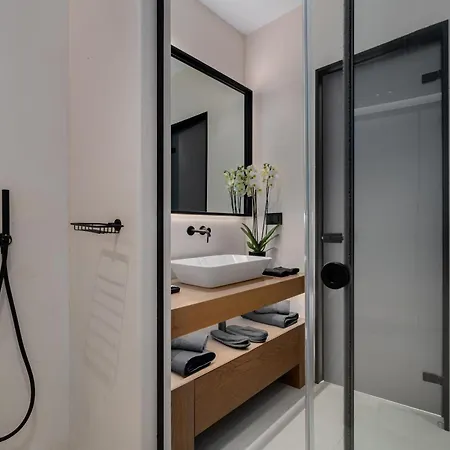 Elit Psarou Heated Pool Jacuzzi *