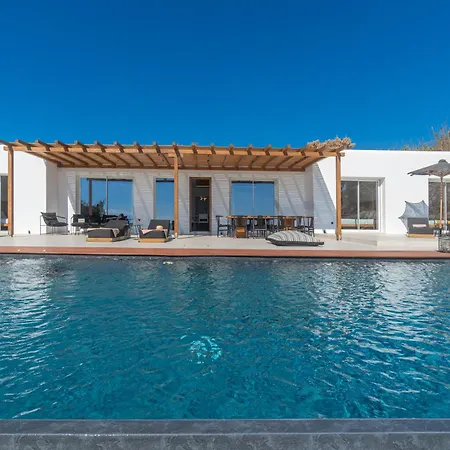 Elit Psarou Heated Pool Jacuzzi * Psarrou