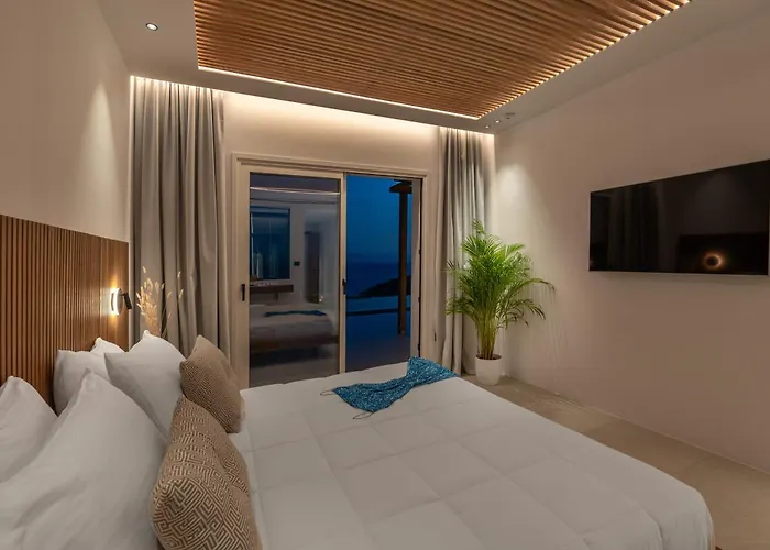 Elit Psarou * Psarou (Mykonos)