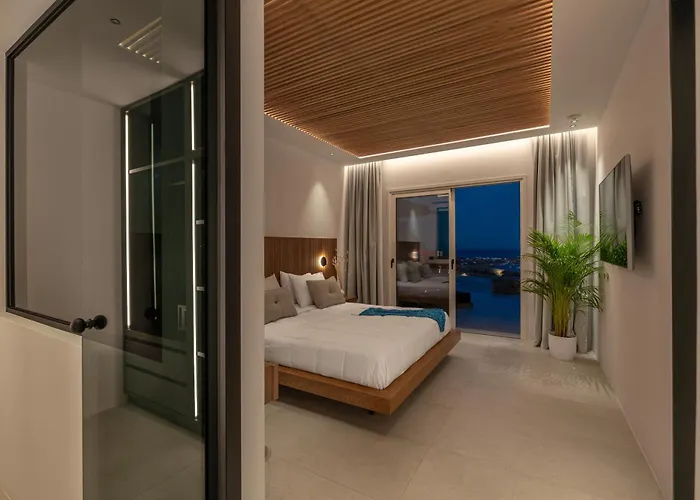 Elit Psarou * Psarou (Mykonos)